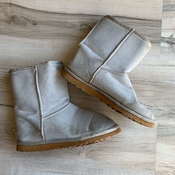 UGG Shoes - UGG Classic Cream Boot Size W7